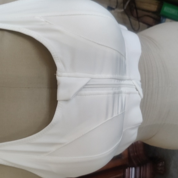 2 bras with adjustable shoulder and chest straps 2XL - Picture 8 of 14